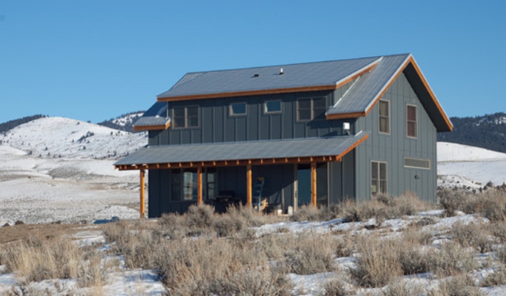 DIY Metal Farmhouse Built by a One Man Crew