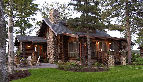 Small Luxury Lodge Keeps With the Original 1930’s Architecture