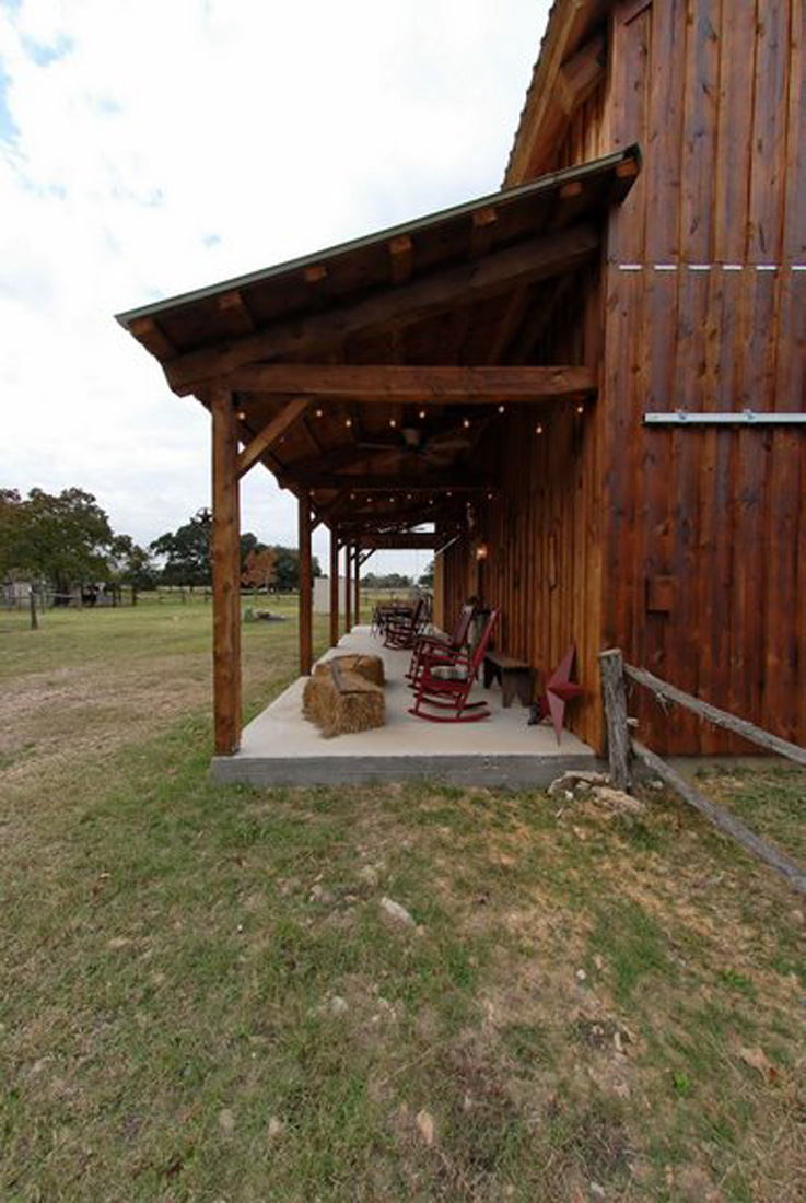 Charming Barn Home with 10ft Open-porch (1)