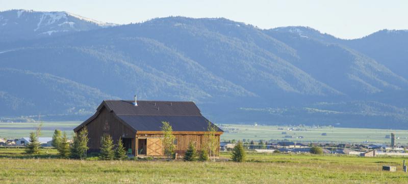 Relax in a Stunning Barn Home