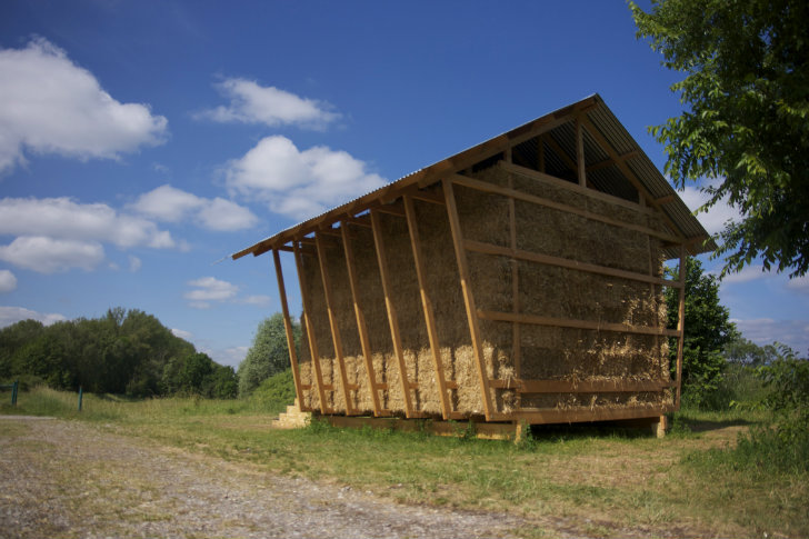 Straw Bale Ecologic Pavilion that will Improve Your Connection to the Land