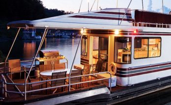 Houseboat Vacation Rental